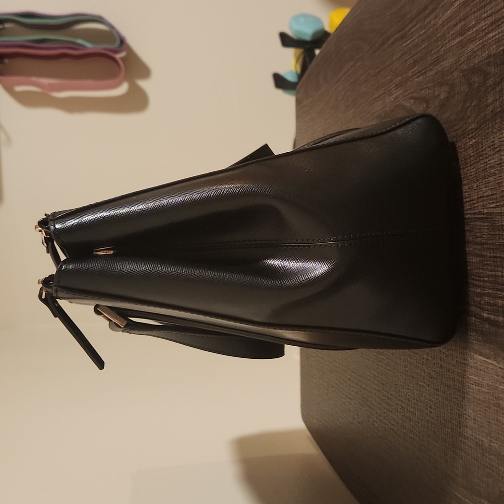 Purse - Picture 2 of 9
